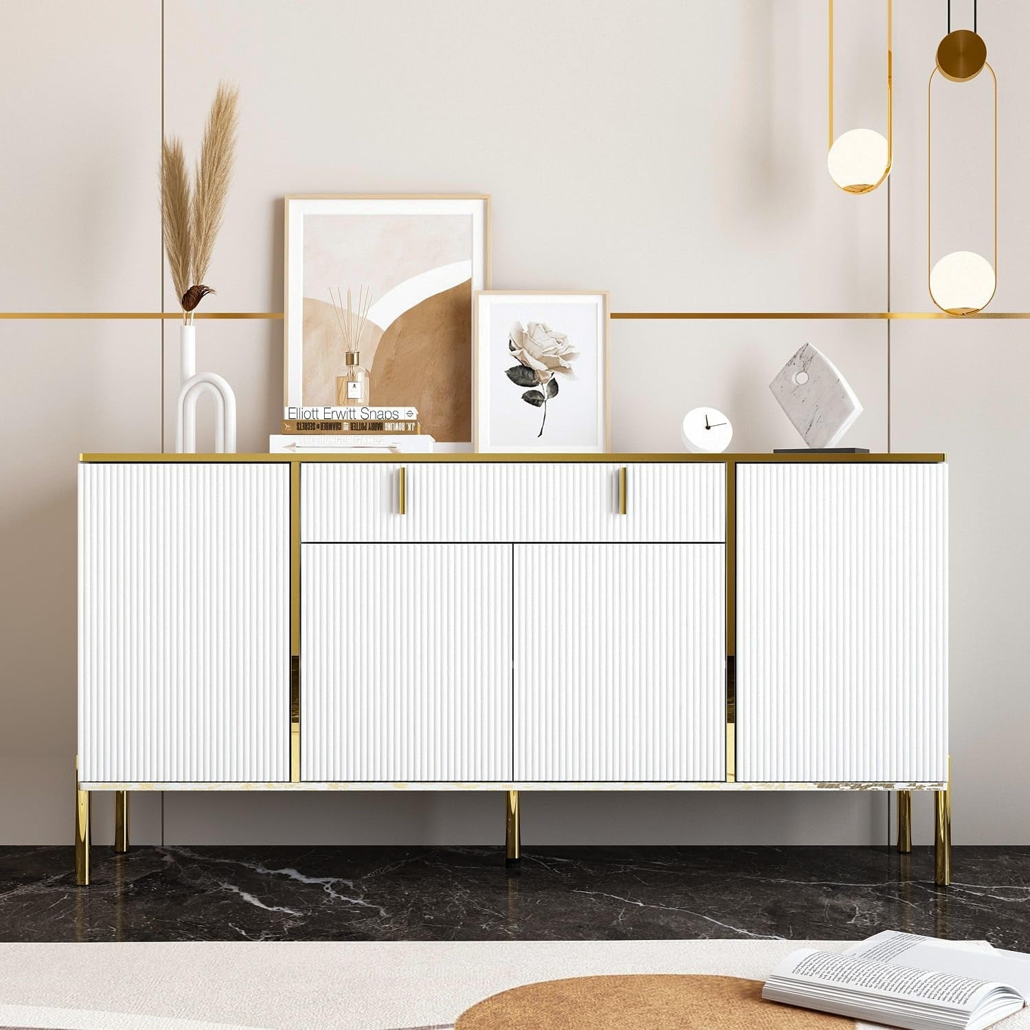 Colonne de rangement multifonction avec quatre portes, un tiroir et etageres ajustables pour cuisine